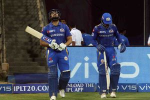 MI vs RCB: టాప్ ఫెర్మామర్ రోహిత్ శర్మనే, రికార్డులు ఇలా!