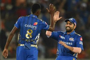 136 పెద్ద లక్ష్యమేమీ కాదు.. బౌలర్లు మ్యాచ్ కాపాడారు: రోహిత్