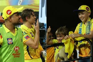 విధ్వంసక ఇన్నింగ్స్‌కు కొడుకు విజయ సంకేతం.. మురిసిపోయిన వాట్సన్