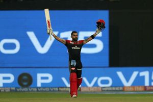 KKR vs RCB: ఈడెన్‌లో కోహ్లీ సెంచరీ, కోల్‌కతా విజయ లక్ష్యం 214