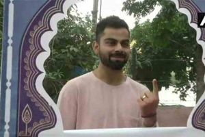 ప్రారంభమైన ఆరో దశ పోలింగ్: ఓటేసిన విరాట్ కోహ్లీ