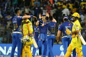 Qualifier 1 మ్యాచ్ హైలెట్స్: 300 వికెట్లు తీసిన తాహిర్, జడేజా @100