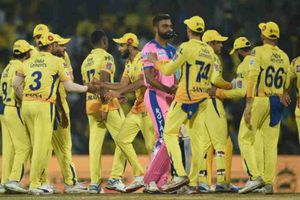 డిల్లీతో చెన్నై ఢీ.. ఈ మ్యాచ్‌కూ ధోనీ అనుమానమే?