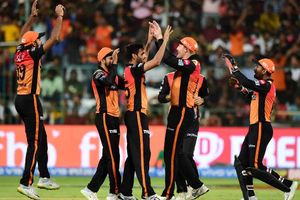 ఐపీఎల్ 2019: సన్‌రైజర్స్ ప్లేఆఫ్‌కు చేరాలంటే ఇదొక్కటే పరిష్కారం!