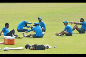 వరల్డ్‌కప్: కోహ్లీసేన సరికొత్త ఫీల్డింగ్ డ్రిల్‌ను చూశారా? (వీడియో)