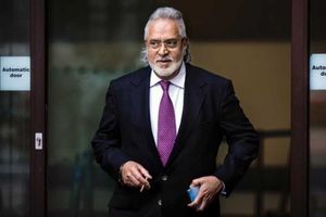 ఆర్సీబీ గ్రేట్ లైనప్ పేపర్‌కే పరిమితం: విజయ్ మాల్యా వ్యంగ్యం