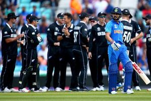 ప్రపంచకప్‌.. గ్రాండ్‌హోమ్‌ వేసిన బంతికి అవాక్కయిన కోహ్లీ