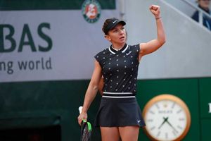 ఒసాకా, హలెప్‌ ముందంజ.. అతికష్టం మీద నెగ్గిన జ్వెరెవ్‌