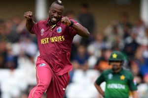 'తెరపై ఫాస్ట్‌ బౌలర్‌ అని వేయడం లేదు.. చిరాగ్గా ఉంది'