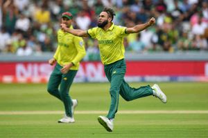 ఇమామ్‌ ఉల్‌ హక్‌ ఔట్.. ఇమ్రాన్‌ తాహిర్‌ ఖాతాలో అరుదైన రికార్డు