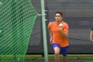 ప్రపంచకప్: ఇంగ్లాండ్ బ్యాట్స్‌మెన్‌కు నెట్ బౌలర్‌గా అర్జున్ టెండూల్కర్