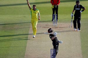 లార్డ్స్ లార్డ్‌.. స్టార్క్‌! సెమీస్ ముంగిట్లో బ్లాక్ క్యాప్స్ బోల్తా