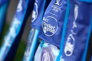 ఇంగ్లండ్-భారత్ మ్యాచ్‌: పిల్లల కోసం.. ఫోర్‌, వికెట్‌కు 500 డాలర్లు