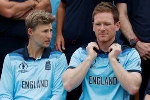 ఆస్ట్రేలియాతో మ్యాచ్: తీవ్ర ఒత్తిడిలో ఇంగ్లాండ్, సచిన్ సైతం ఇలా!