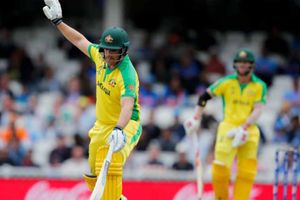 షహీన్ అఫ్రిదికి చోటు: ఆసీస్‌పై టాస్ గెలిచి ఫీల్డింగ్ ఎంచుకున్న పాక్