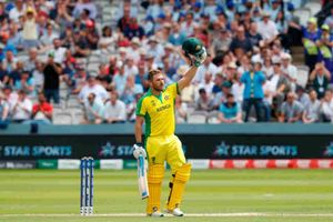 ఆరోన్ ఫించ్ సెంచరీ: ఇంగ్లాండ్ విజయ లక్ష్యం 286