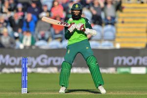 విరాట్ కోహ్లీ రికార్డు సేఫ్: వన్డేల్లో రెండో ఆటగాడిగా ఆమ్లా అరుదైన ఘనత