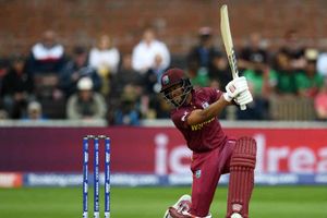 జాసన్ హోల్డర్ రికార్డు సిక్స్: బంగ్లాదేశ్ విజయ లక్ష్యం 322