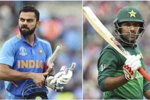 భార‌త్ వ‌ర్సెస్ పాక్‌: టికెట్లు దొర‌క్క చ‌చ్చేట్టున్నారుగా! బ్లాక్‌లో కొన్న జ‌నం!