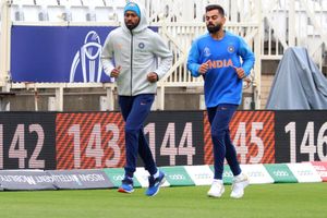 ప్రపంచకప్‌.. టాస్‌ నెగ్గి స్విమ్మింగ్‌ ఎంచుకున్న భారత్‌