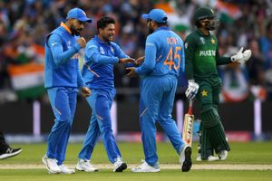 భారత్ చేతిలో ఓటమి.. పాక్‌ జట్టును నిషేధించాలంటూ పిటిషన్‌