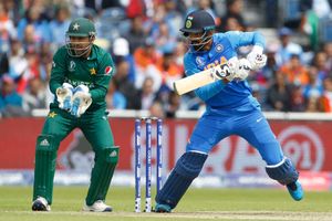 హాఫ్ సెంచరీ చేసి రాహుల్ నిష్క్రమణ..