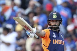 ద్రవిడ్ రికార్డు బద్దలు: తొలి కెప్టెన్‌గా విరాట్ కోహ్లీ అరుదైన రికార్డు