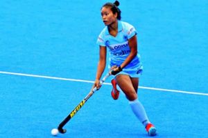 తండ్రి చివరిచూపుకు కూడా వెళ్లకుండా దేశం కోసం పోరాడింది