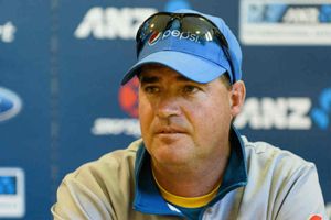 పాకిస్తాన్ క్రికెట్ కోచ్ మిక్కీ అర్థ‌ర్ ఉద్యోగం ఊడిన‌ట్టేనా?