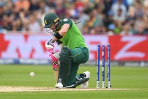 కివీస్ Vs దక్షిణాఫ్రికా: ఫెర్గుసన్ యార్కర్‌కి డుప్లెసిస్ బలి (వీడియో)