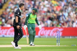 తొలి వికెట్ కోల్పోయిన సఫారీలు: టాస్ గెలిచి ఫీల్డింగ్ ఎంచుకున్న కివీస్