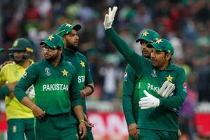 పాకిస్తాన్‌కు పాకిస్తానే శ‌తృవు: కొత్త‌గా ప్ర‌త్య‌ర్థులు అవ‌స‌రం లేదు: ఆసీస్ మాజీ కేప్టెన్‌