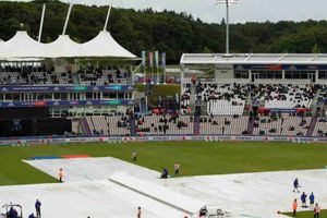 భారత్‌-పాక్ మ్యాచ్‌కు వరణుడు అడ్డు.. భారత్ స్కోరు 305/4