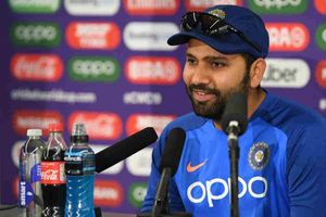 వీడియో: క‌ళాకారుడిని ప్రోత్స‌హించండ‌య్యా! రోహిత్ శ‌ర్మ మూకాభిన‌యం అదుర్స్‌!