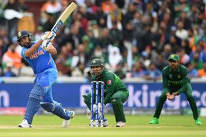 రోహిత్ శర్మ సెంచరీ.. భారీ స్కోరు దిశగా భారత్