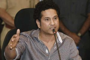 ఆస్ట్రేలియాకు చెందిన బ్యాట్ల కంపెనీపై స‌చిన్ దావా