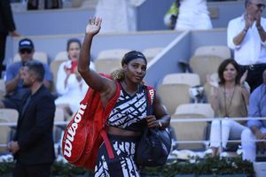 ఫ్రెంచ్‌ ఓపెన్‌లో సంచనాలు.. ఒసాకా, సెరెనా ఔట్‌