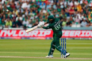 దక్షిణాఫ్రికాతో మ్యాచ్‌.. మూడో పాక్‌ క్రికెటర్‌గా హరీస్‌ సొహైల్‌