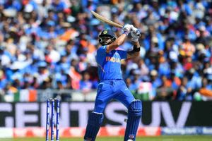 20వేల పరుగులు: సచిన్, లారాల రికార్డుని బద్దలు కొట్టిన విరాట్ కోహ్లీ