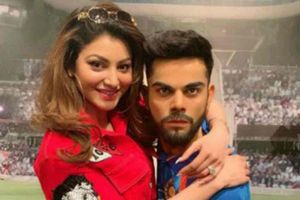 భారత్-పాక్ మ్యాచ్.. కోహ్లీని కౌగిలించుకున్న సినీనటి