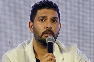 ఘన వీడ్కోలుకు అర్హుడివి: రోహిత్ శర్మ ట్వీట్‌కు యువీ రిప్లై