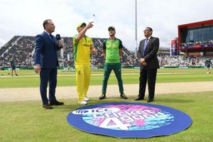 కెరీర్‌లో ఆఖరి వన్డే ఆడుతున్న తాహిర్, డుమిని: ఆసీస్‌పై దక్షిణాఫ్రికా బ్యాటింగ్