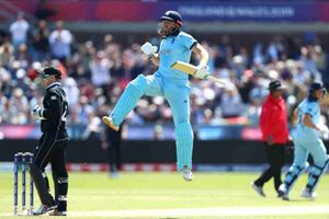 బెయిర్ స్టో వరుసగా రెండో సెంచరీ: భారీ స్కోరు దిశగా ఇంగ్లాండ్