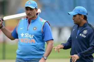 ధోనీని వెన‌క్కి నెట్ట‌డం మా వ్యూహంలో భాగం: నాలుగో స్థానం ఖాళీగా ఉంది: ర‌విశాస్త్రి