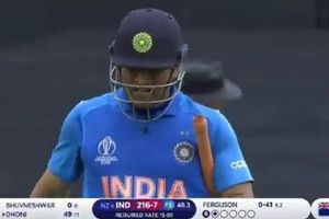 వీడియో: ధోనీ కంట క‌న్నీరు ఒలికిన వేళ‌..!