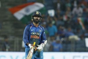 నాలుగో వికెట్ కోల్పోయిన భారత్.. కష్టాల్లో కోహ్లీసేన