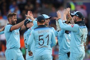 సెమీస్ ఆశలు సజీవం: ఇంగ్లాండ్ విజయానికి కారణమిదే!