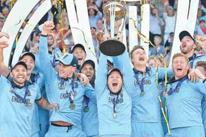 ఇంగ్లండ్ టీమ్‌లో ఎవ‌రు, ఏ దేశానికి చెందిన క్రికెట‌రో తెలుసా?