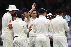 38 పరుగులకే ఐర్లాండ్‌ ఆలౌట్‌.. ఇంగ్లండ్‌ ఘన విజయం