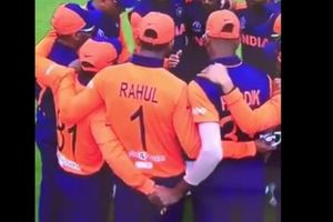 వీడియో: ఆ న‌లుపుకోవ‌డ‌మేంట్రా బాబూ! కాఫీ విత్ క‌ర‌ణ్ ఎఫెక్టా? మీరేమైనా..?